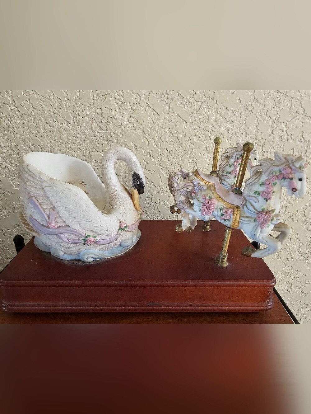Porcelain Swan & Carousel Horse Music Box Decorative Figurines - White
